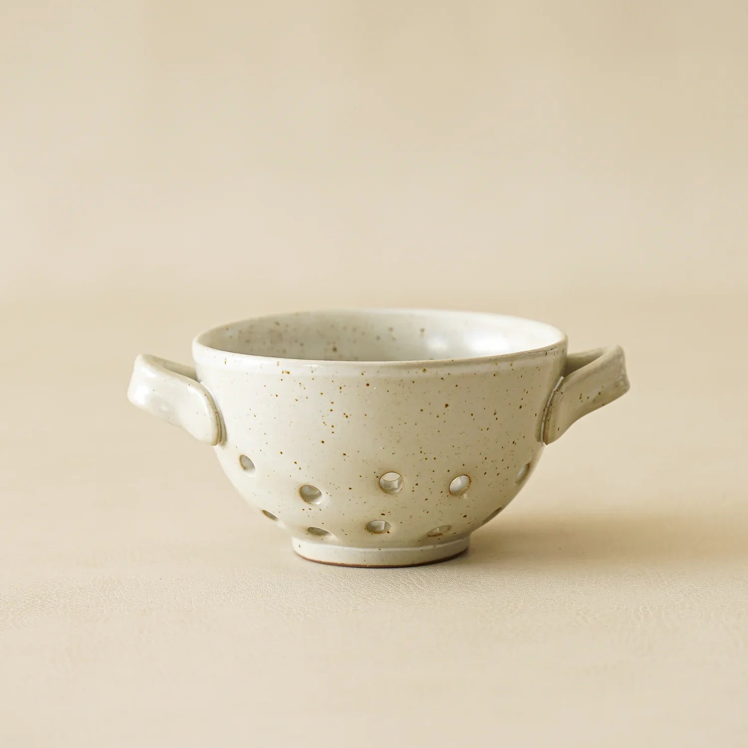 White Reactive Glaze Round Stoneware Berry Bowl
