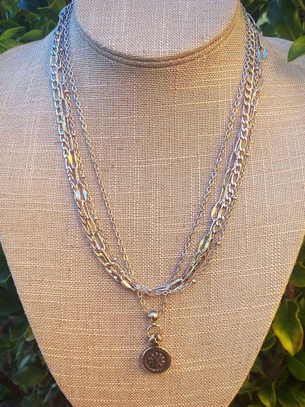 MULTI CHAIN NECKLACE